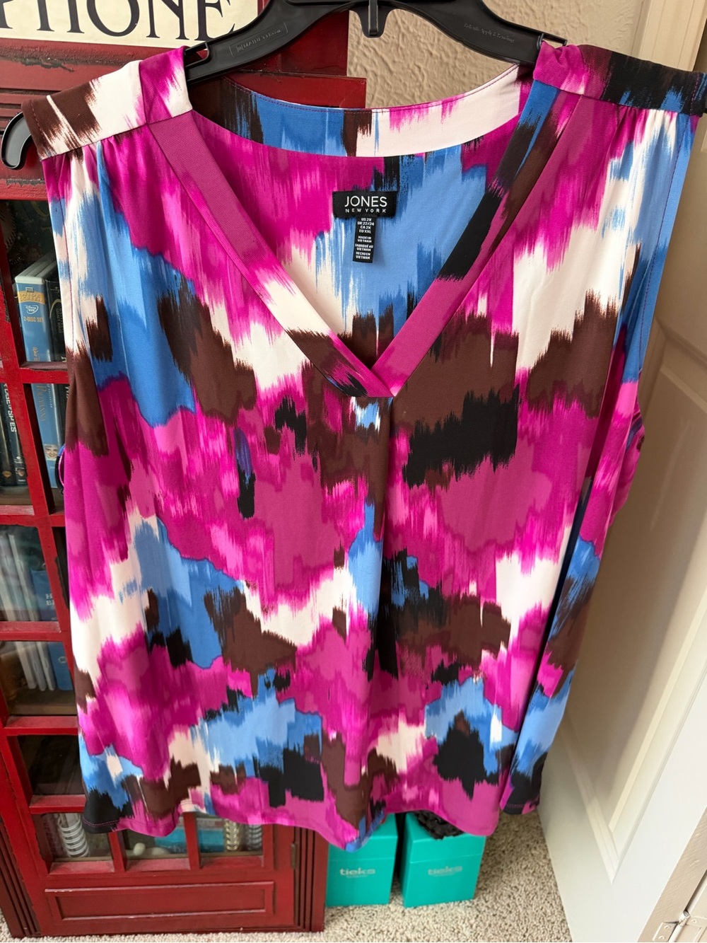 Jones New York Pink Blue Abstract V-Neck Blouse
